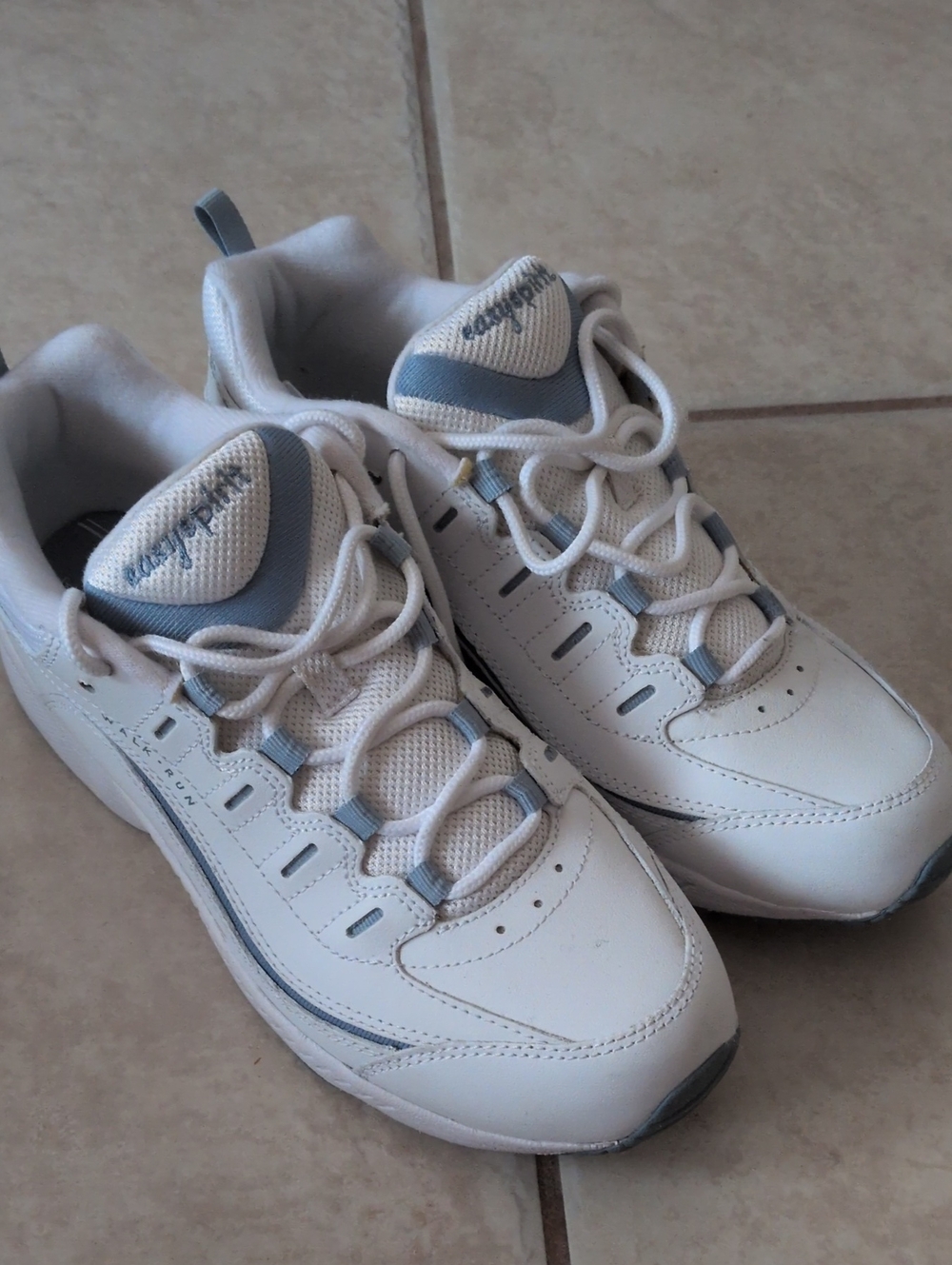 Easy Spirit Romy Womens White Leather Walking Shoes Size 9.5